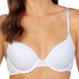 SO® Lightly Lined T-Shirt Bra White 36A